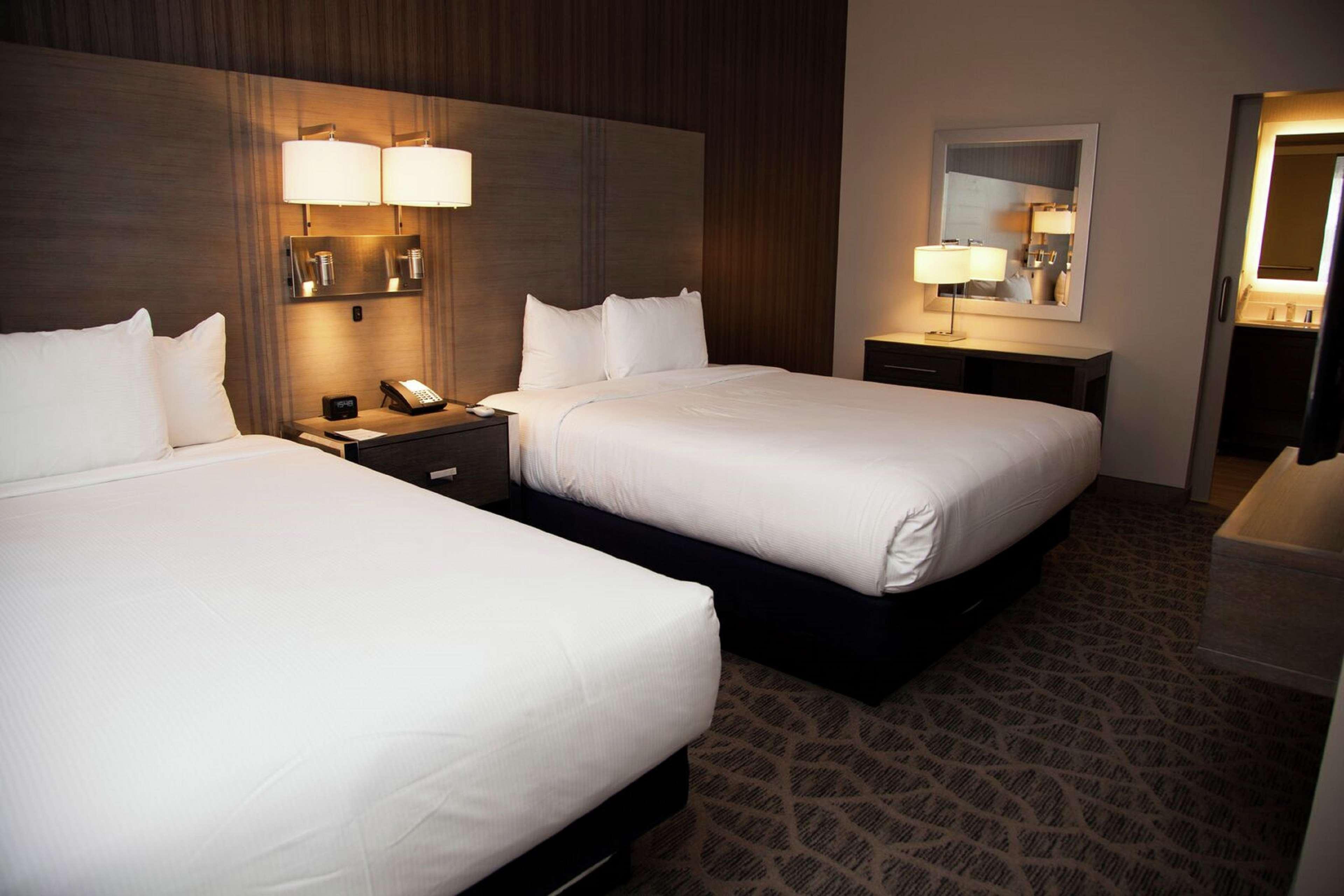 Embassy Suites By Hilton The Woodlands Exteriör bild